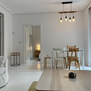 luminoso-apartamento-en-el-centro-de-san-sebastin.basquecountryhotels.org/